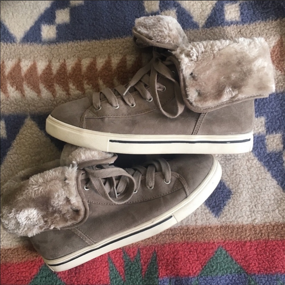 Mossimo Gray Fur Hightop Sneakers Sz 9.5
